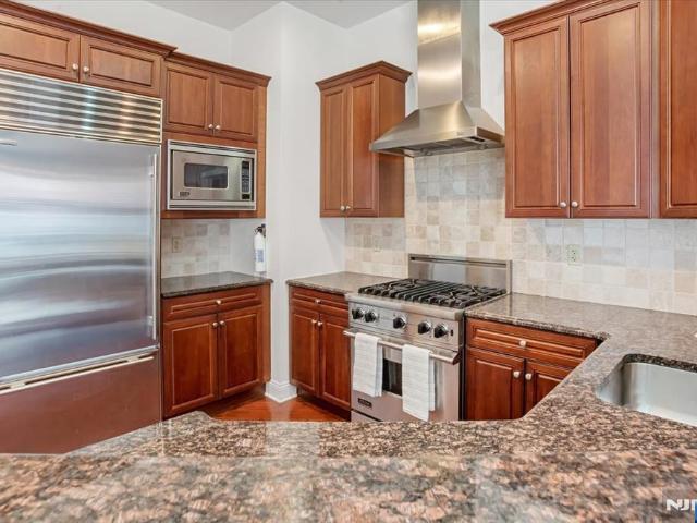 Condo for sale in Tenafly, New Jersey