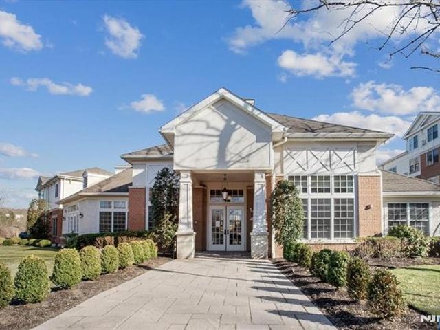 Condo for sale in Tenafly, New Jersey