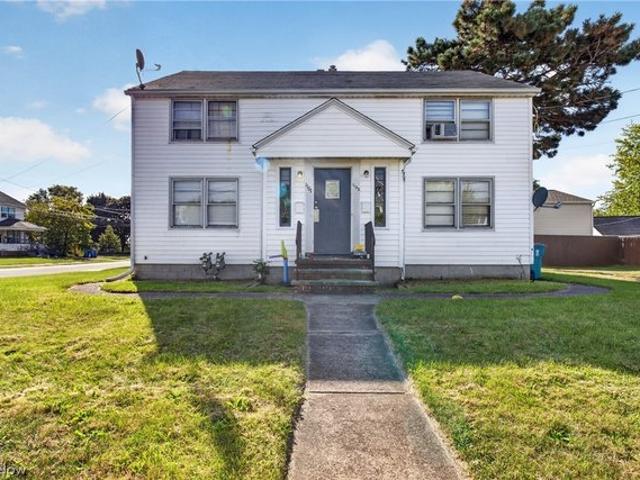 House for sale in Downtown Lorain, Lorain