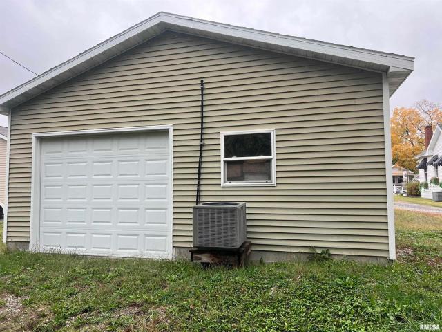 Commercial for sale in Kell, Illinois