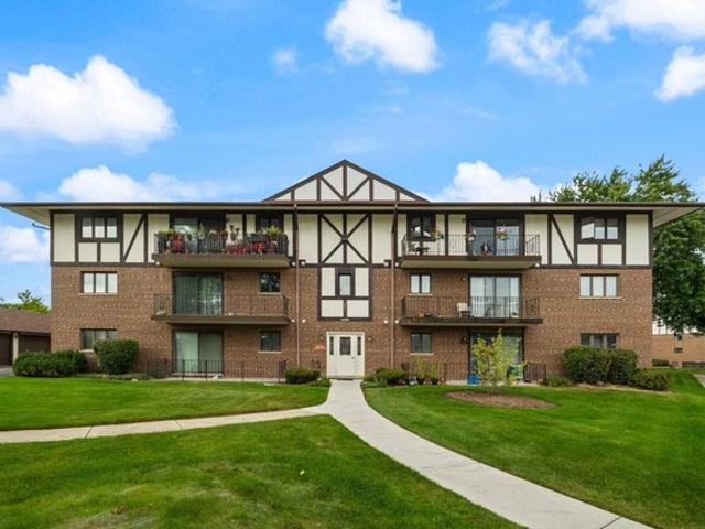 Condo for sale in Palos Hills, Illinois