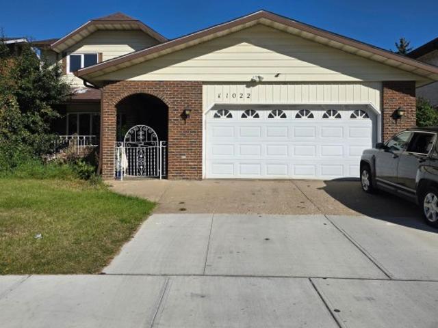 House for sale in Wedgewood, Alberta