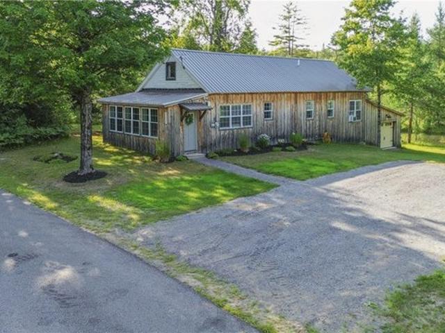 House for sale in Oneida, New York