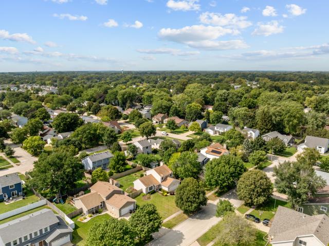 House for sale in Mchenry, Illinois
