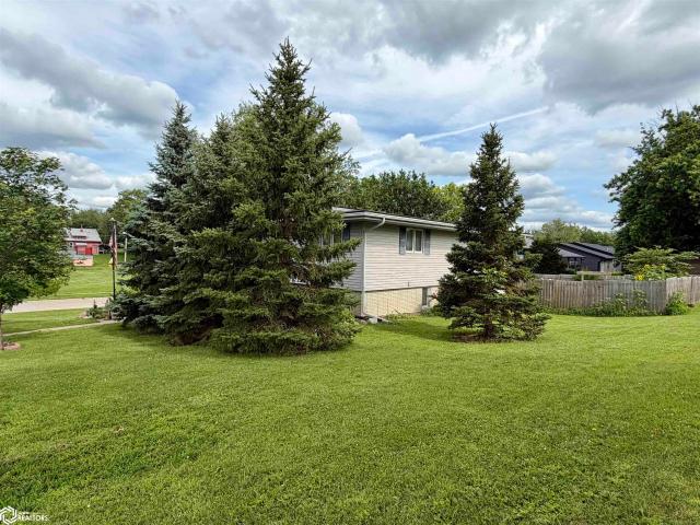House for sale in Chariton, Iowa