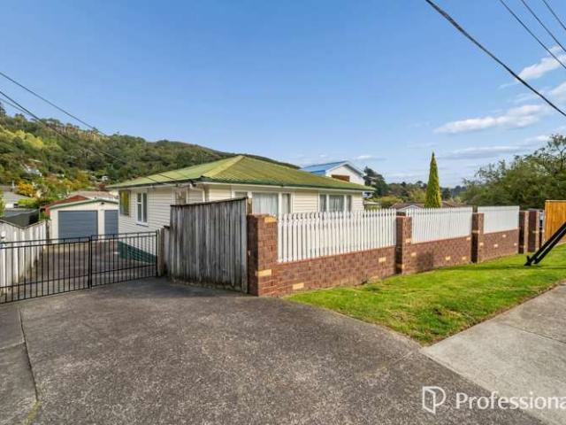 House for sale in Days Bay, Wellington