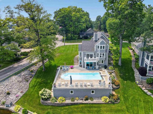 House for sale in Syracuse, Indiana