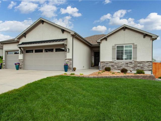 Property for sale in Grain Valley, Missouri