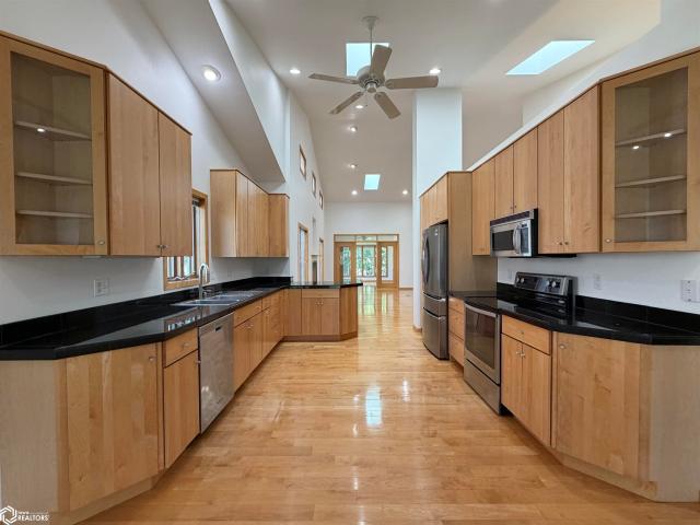 House for sale in Elm Park, Newton