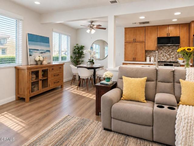 Townhouse for sale in Azusa, California