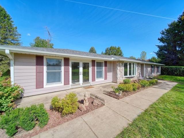 House for sale in Grass Lake, Jackson County
