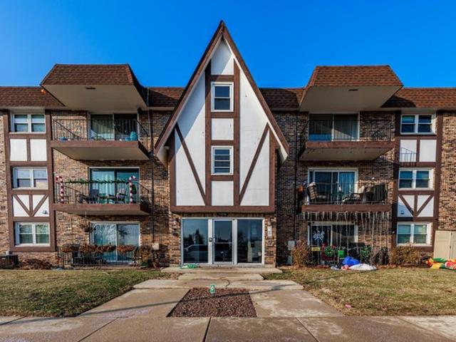Condo for sale in Oak Lawn, Illinois