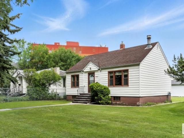 House for sale in Edmonton