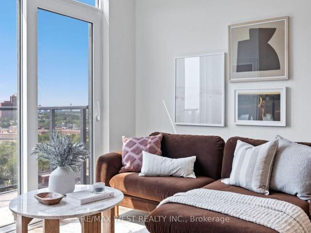 Condo for sale in Toronto, Golden Horseshoe