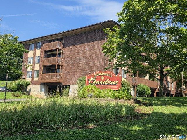 Condo for sale in Cromwell, Connecticut
