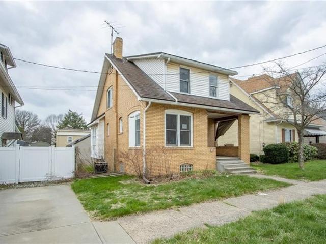 House for sale in Natrona Heights, Pennsylvania