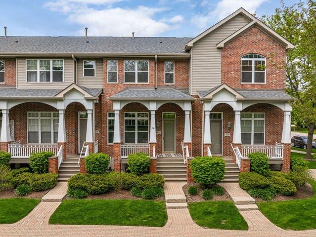 Townhouse for sale in Lisle, Illinois