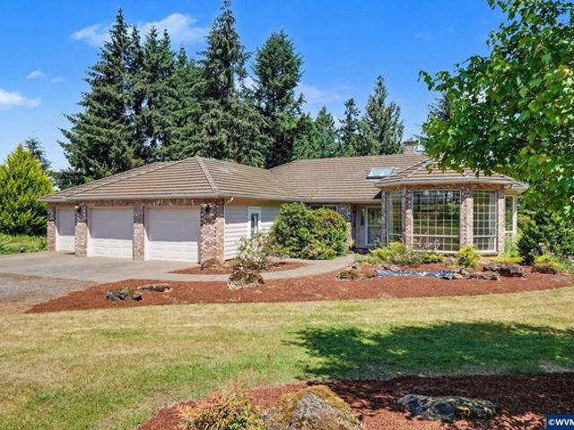 House for sale in Oregonia