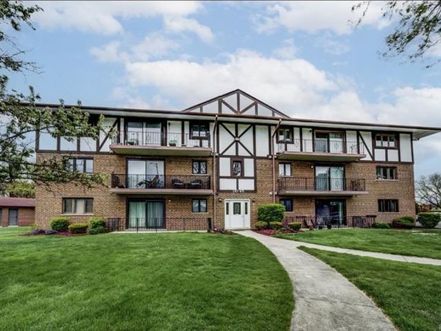 Condo for sale in Palos Hills, Illinois
