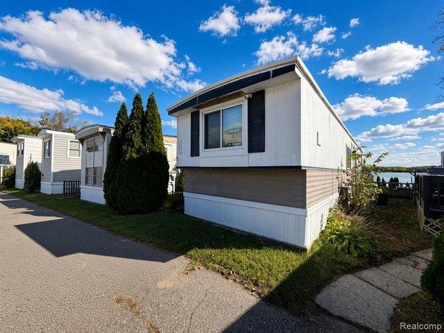 House for sale in South Lyon, Oakland County