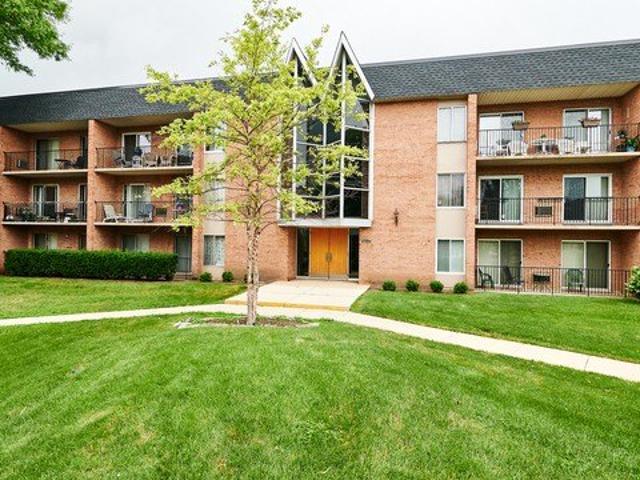 Condo for sale in Naperville, Illinois