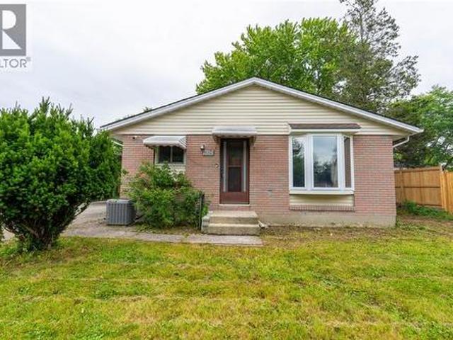 House for rent in Brights Grove, Ontario