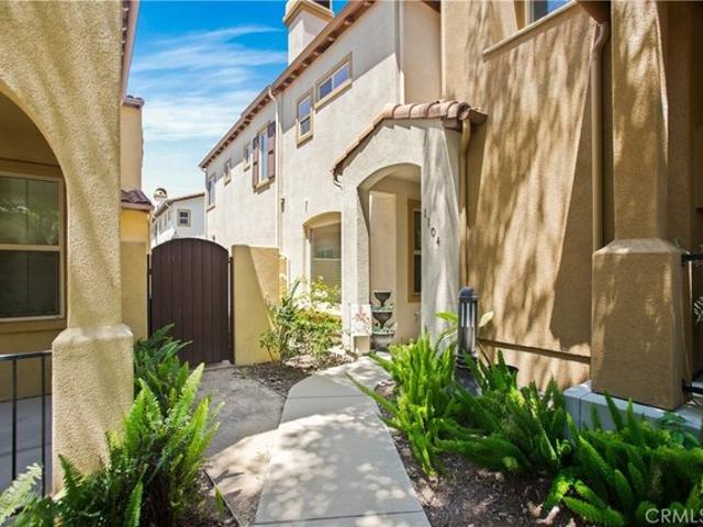 Townhouse for sale in Duarte, California