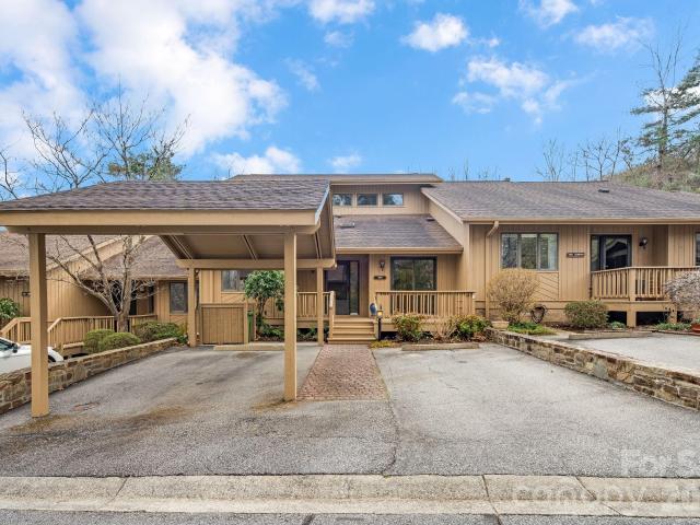 Condo for sale in Hendersonville, North Carolina