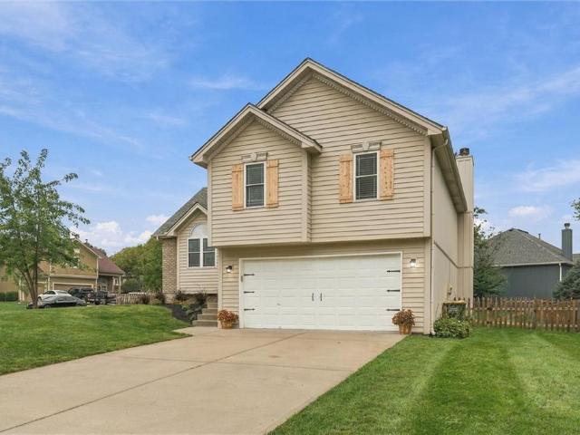 House for sale in Shadowbrook, Kearney