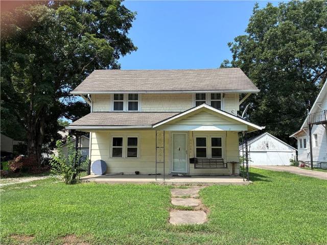 House for sale in Harrisonville, Missouri
