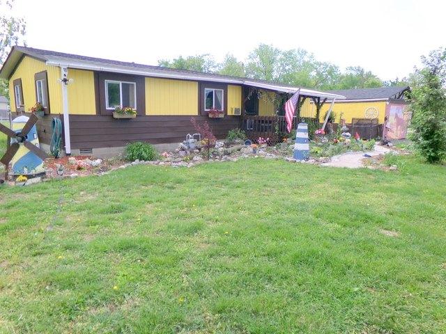 House for sale in Sandoval, Illinois