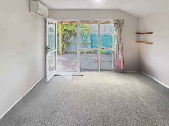 Apartment for rent in Heathcote, Canterbury