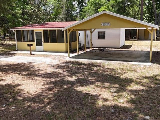 House for sale in Chiefland, Florida