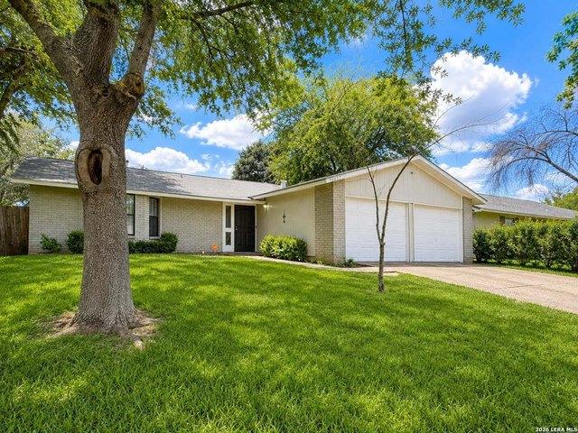 House for sale in Live Oak, Texas