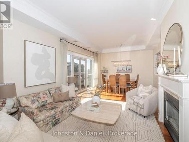 Condo for sale in Toronto—St. Paul's, Toronto