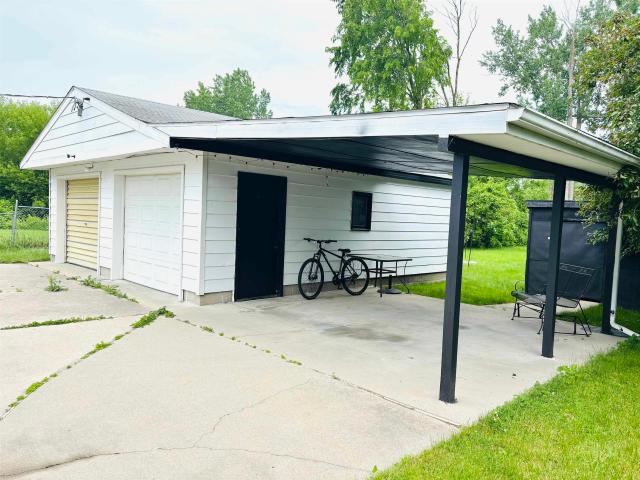 House for sale in Essexville