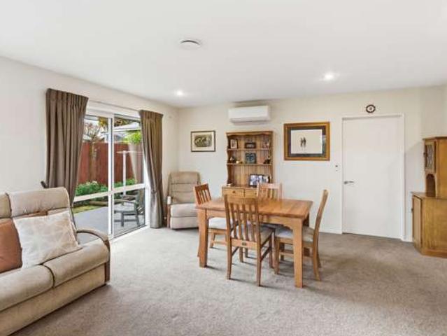 Apartment for sale in Chaslands, Canterbury