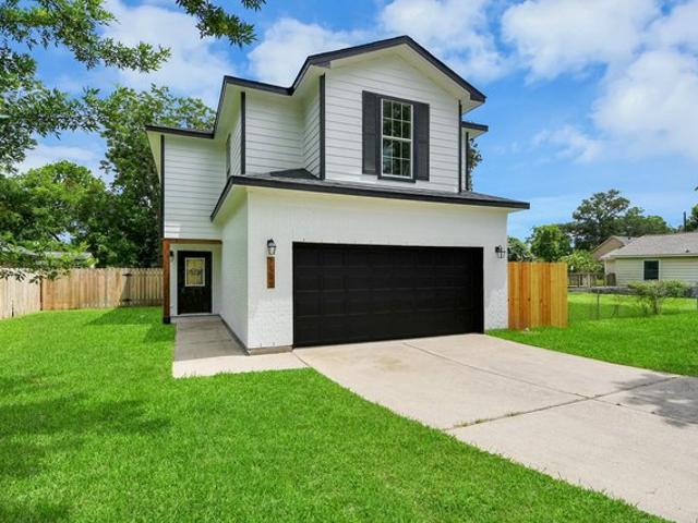 House for sale in Clute, Texas