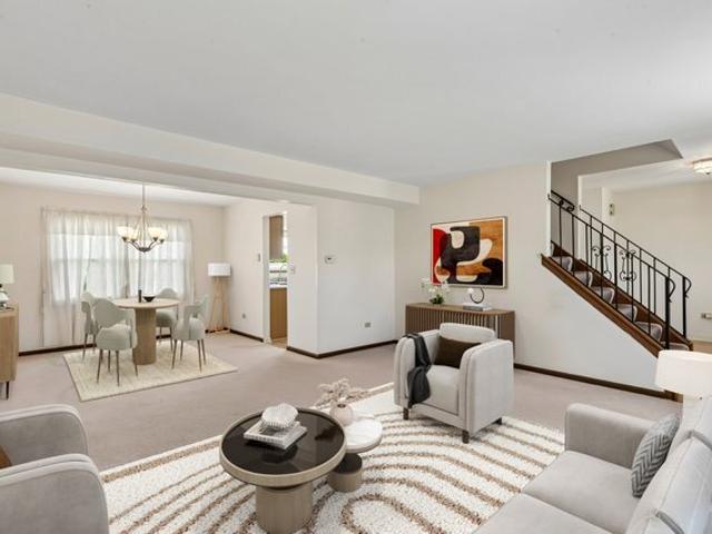 House for sale in Schaumburg, Illinois