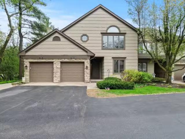 Condo for sale in Downers Grove