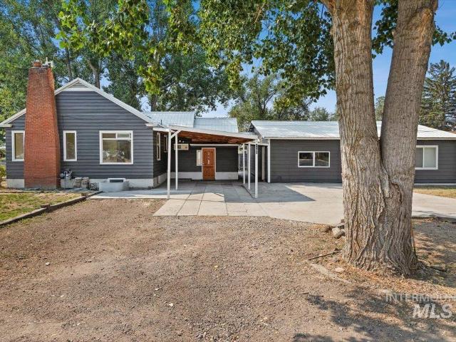 House for sale in Gooding, Idaho