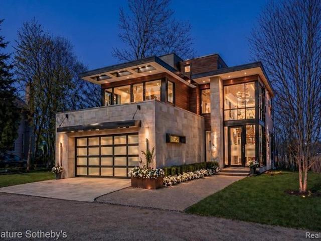 House for sale in Waterford, Michigan
