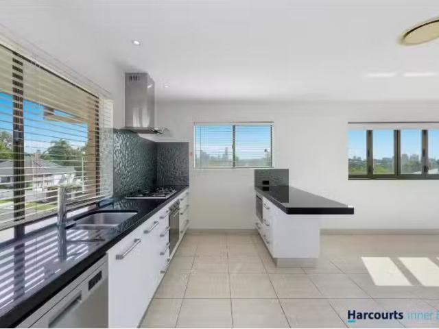 Condo for rent in Toombul, Queensland