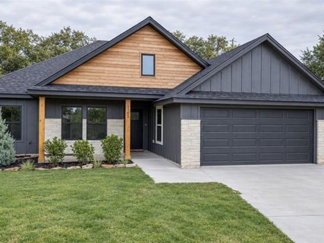 House for sale in Castle Heights, Lampasas