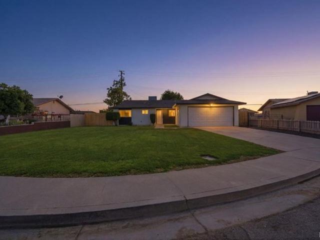 House for sale in Armona, California