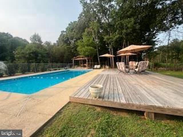 House for sale in White Plains, Maryland