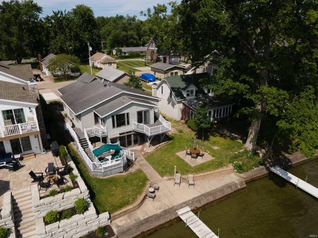 House for sale in Syracuse, Indiana