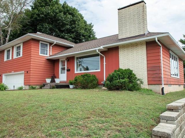 House for sale in Grundy Center, Grundy County