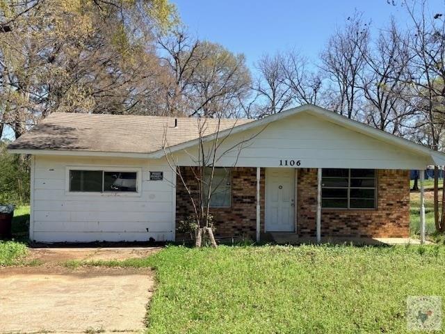 House for sale in Queen City, Texas