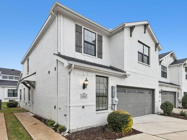 Townhouse for sale in Denton, Texas
